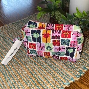 Vera Bradley Multicolor Gift Pattern Small Cosmetic Bag